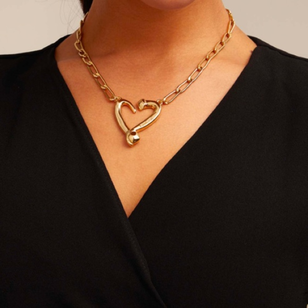 Uno de 50 18k gold plated heart chain necklace